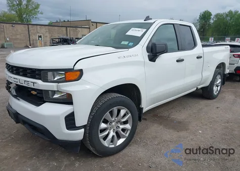 2020 Chevrolet Silverado 1500 4Wd Double Cab Standard Bed Custom z USA, uszkodzony, nr VIN 1GCRYBEF0LZ290619